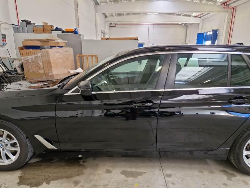 BMW Serie 5 STATION WAGON 518D BUSINESS TOURING - foto 44