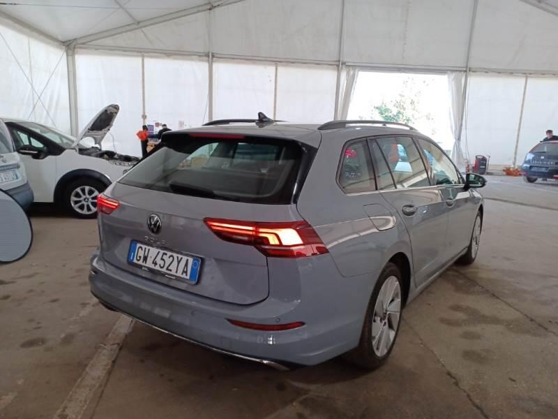 Volkswagen Golf VIII Variant STATION WAGON 2.0 TDI SCR STYLE DSG - foto 2
