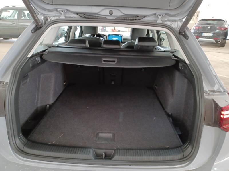 Volkswagen Golf VIII Variant STATION WAGON 2.0 TDI SCR STYLE DSG - foto 5