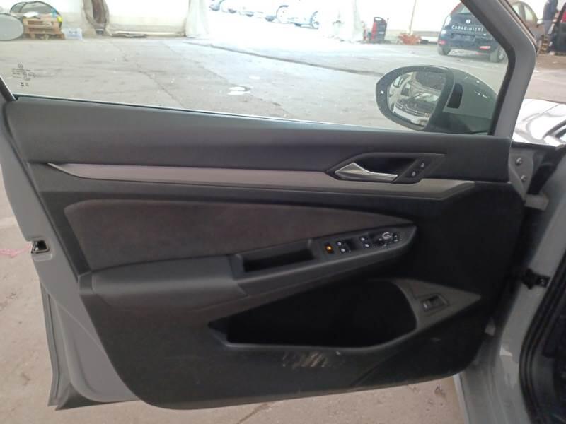 Volkswagen Golf VIII Variant STATION WAGON 2.0 TDI SCR STYLE DSG - foto 85