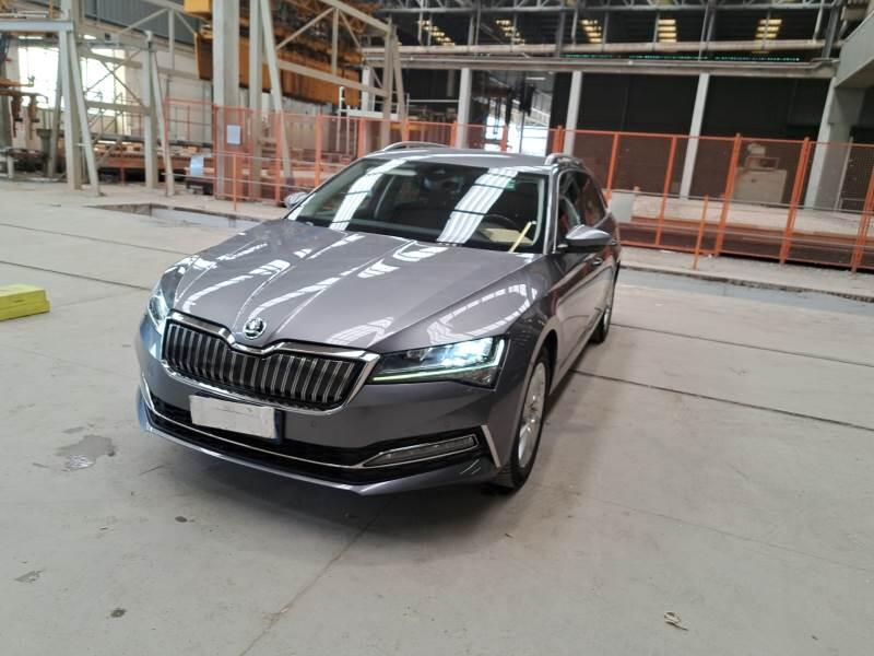 Skoda Superb STATION WAGON 1.4 TSI PLUG-IN HYBRYD EXECUTIVE DSG - foto 1