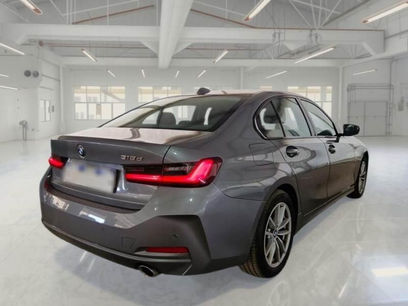 BMW Serie 3 Lim BERLINA 318D 48V AUTO - foto 2