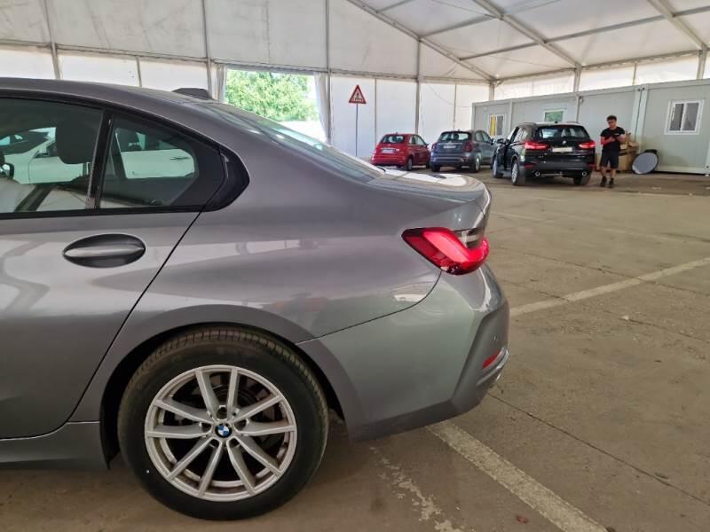BMW Serie 3 Lim BERLINA 318D 48V AUTO - foto 53