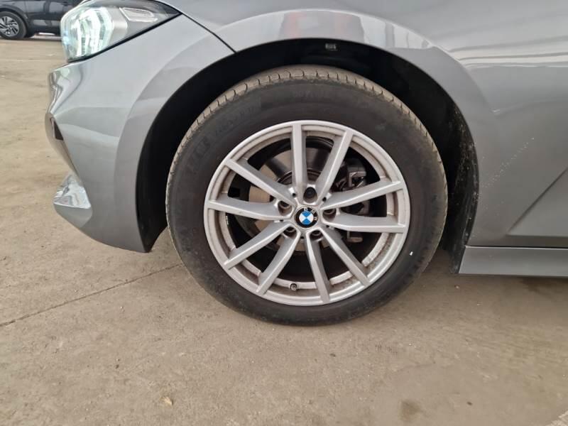 BMW Serie 3 Lim BERLINA 318D 48V AUTO - foto 82
