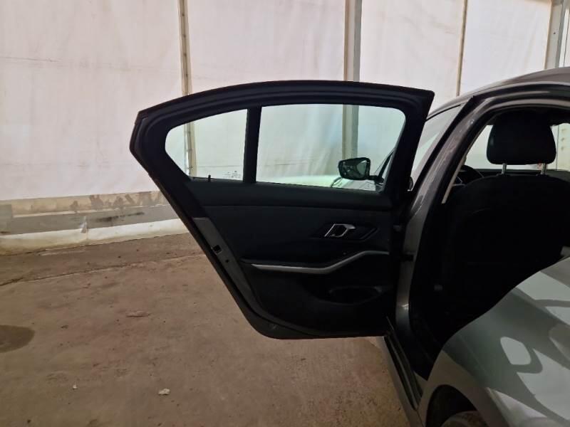 BMW Serie 3 Lim BERLINA 318D 48V AUTO - foto 90