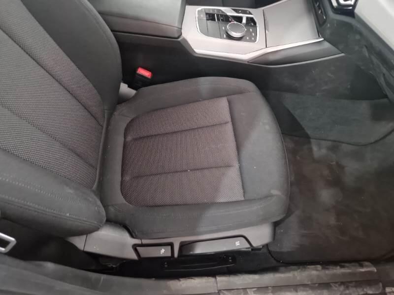 BMW Serie 3 Lim BERLINA 318D 48V AUTO - foto 98