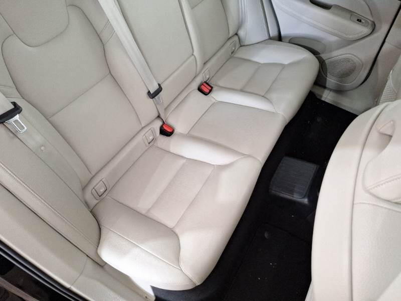 Volvo XC60 SUV T6 PLUG-IN AWD AUTO CORE - foto 16