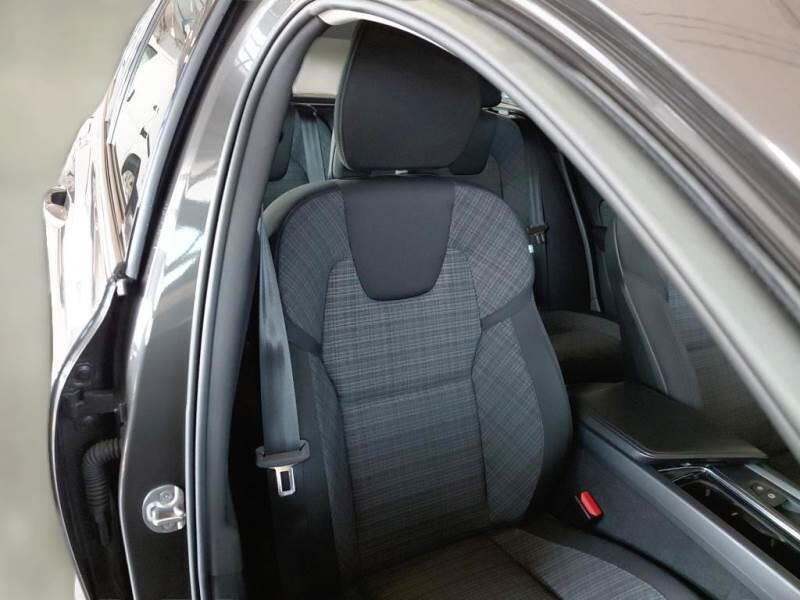 Volvo V60 STATION WAGON B4 D AUTOM. ESSENTIAL - foto 13