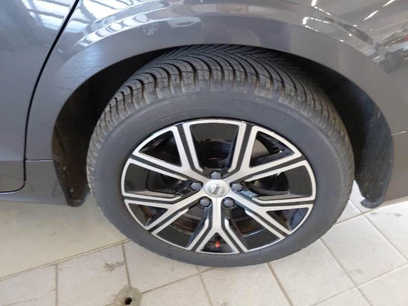 Volvo V60 STATION WAGON B4 D AUTOM. ESSENTIAL - foto 19
