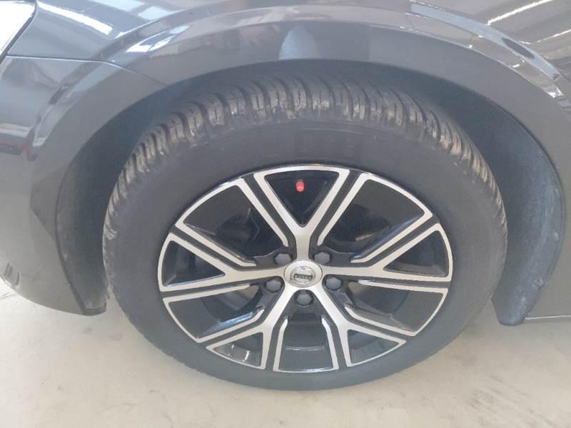 Volvo V60 STATION WAGON B4 D AUTOM. ESSENTIAL - foto 20