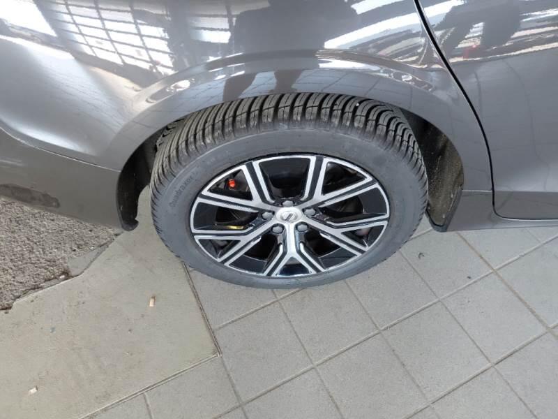 Volvo V60 STATION WAGON B4 D AUTOM. ESSENTIAL - foto 40