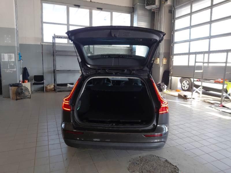 Volvo V60 STATION WAGON B4 D AUTOM. ESSENTIAL - foto 5