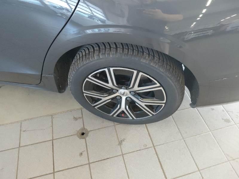Volvo V60 STATION WAGON B4 D AUTOM. ESSENTIAL - foto 47