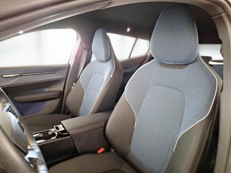 Volvo EX30 SUV SINGLE MOTOR EXTENDED RANGE PLUS - foto 11