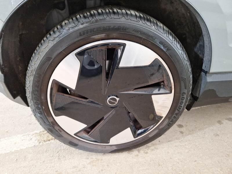 Volvo EX30 SUV SINGLE MOTOR EXTENDED RANGE PLUS - foto 18