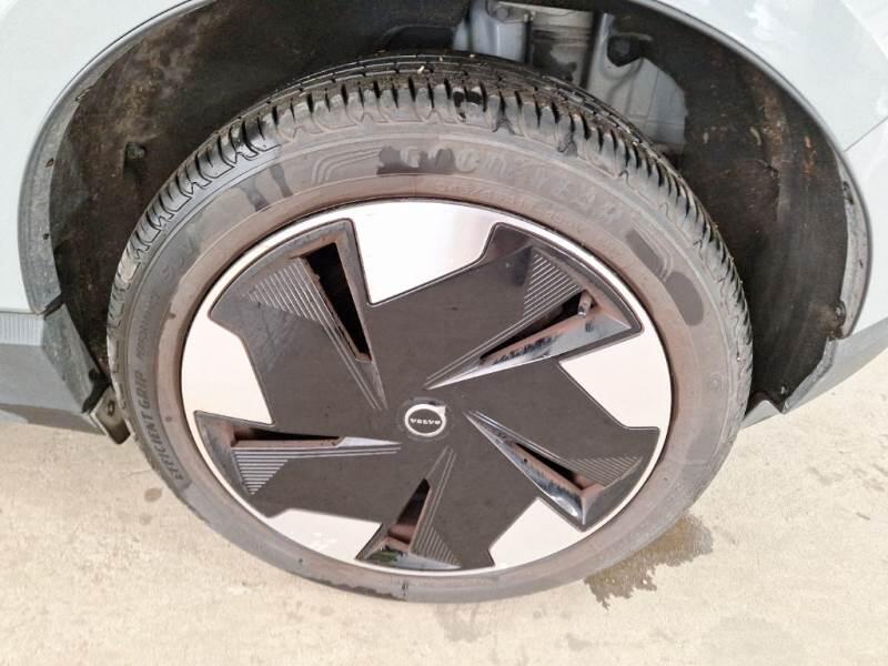 Volvo EX30 SUV SINGLE MOTOR EXTENDED RANGE PLUS - foto 19