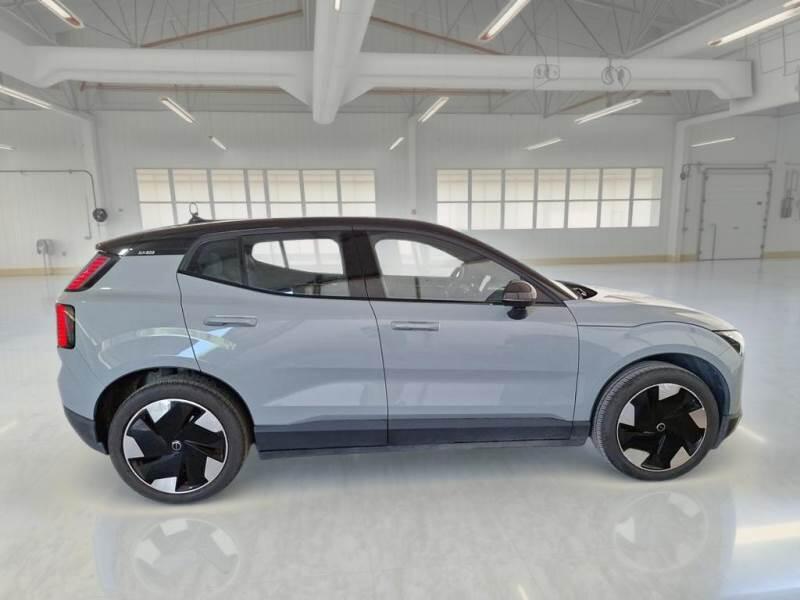 Volvo EX30 SUV SINGLE MOTOR EXTENDED RANGE PLUS - foto 7