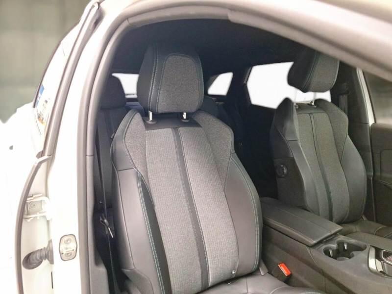 Peugeot 3008 SUV BLUEHDI 130 EAT8 SeS ALLURE PACK - foto 13