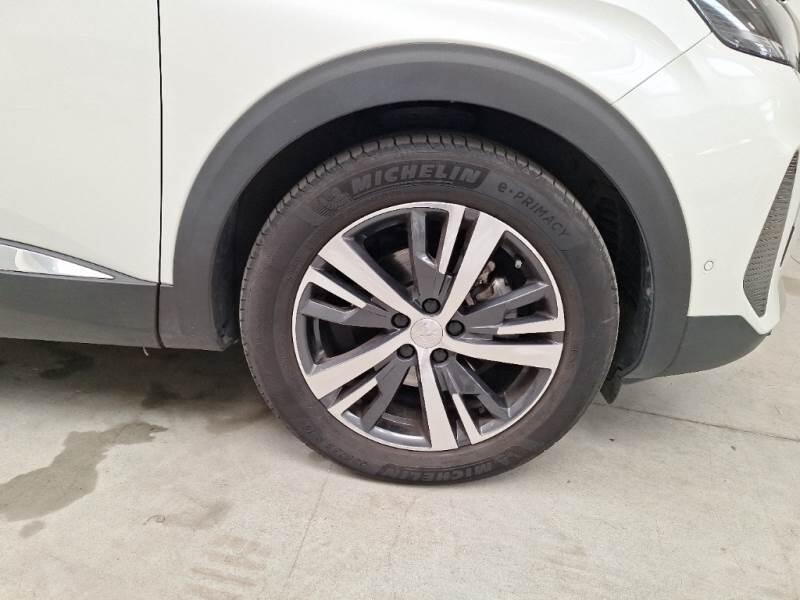 Peugeot 3008 SUV BLUEHDI 130 EAT8 SeS ALLURE PACK - foto 17