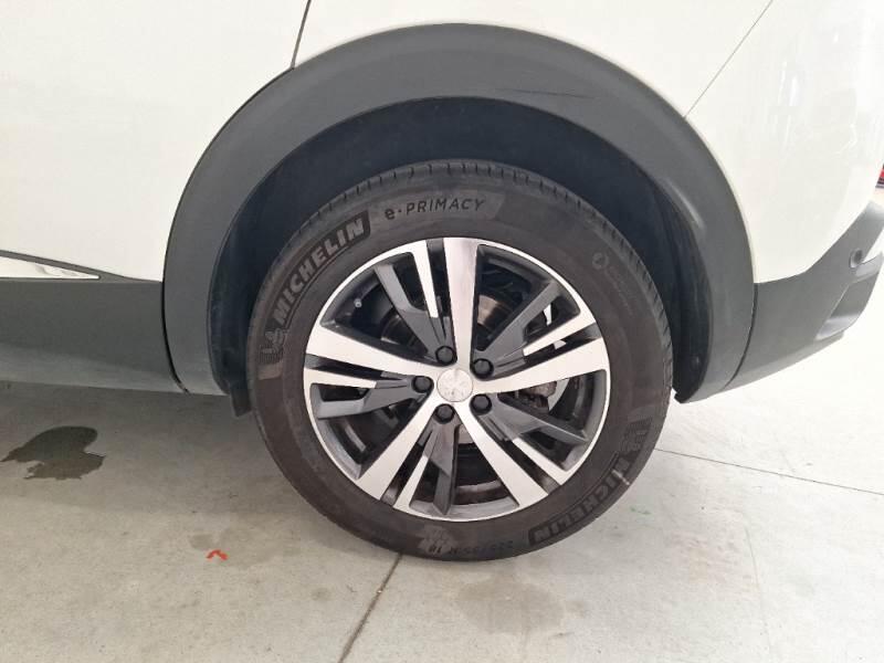 Peugeot 3008 SUV BLUEHDI 130 EAT8 SeS ALLURE PACK - foto 19