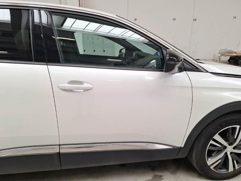 Peugeot 3008 SUV BLUEHDI 130 EAT8 SeS ALLURE PACK - foto 24