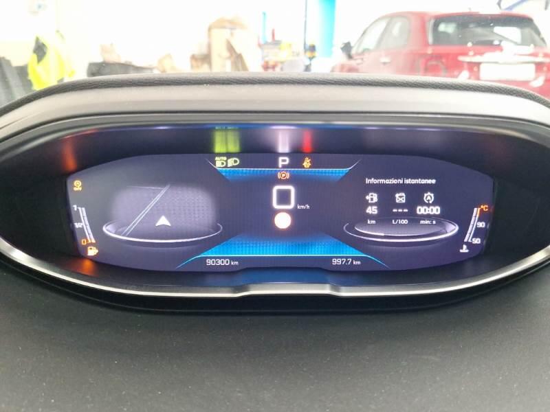 Peugeot 3008 SUV BLUEHDI 130 EAT8 SeS ALLURE PACK - foto 4