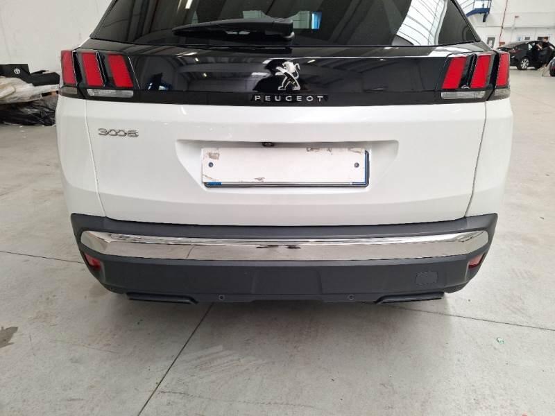 Peugeot 3008 SUV BLUEHDI 130 EAT8 SeS ALLURE PACK - foto 31