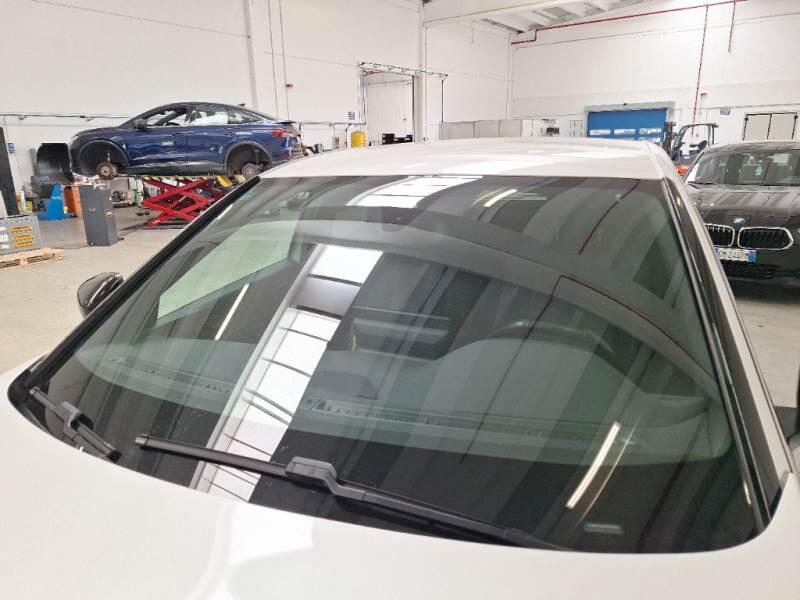 Peugeot 3008 SUV BLUEHDI 130 EAT8 SeS ALLURE PACK - foto 10