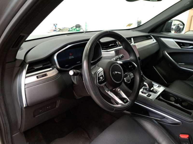Jaguar F-Pace SUV 2.0D D204 R-DYNAMIC S AUTO 4WD - foto 41