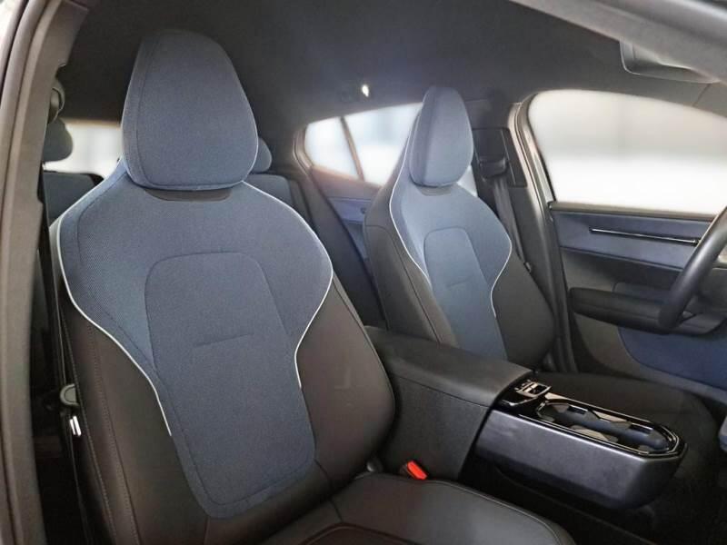 Volvo EX30 SUV SINGLE MOTOR EXTENDED RANGE PLUS - foto 13