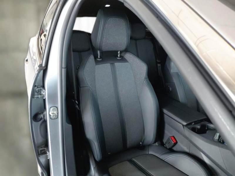Peugeot 3008 SUV BLUEHDI 130 EAT8 SeS ALLURE - foto 13