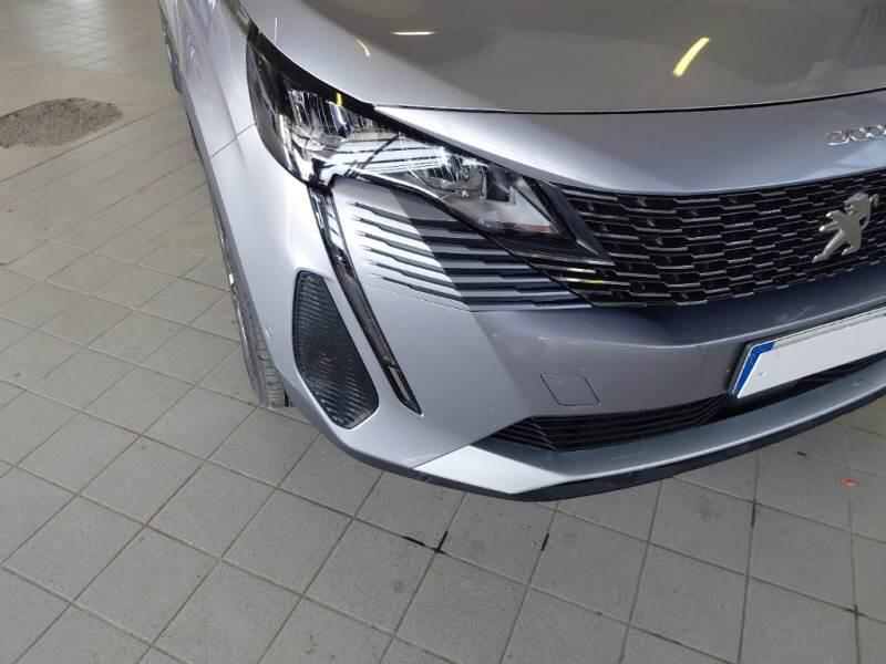 Peugeot 3008 SUV BLUEHDI 130 EAT8 SeS ALLURE - foto 30