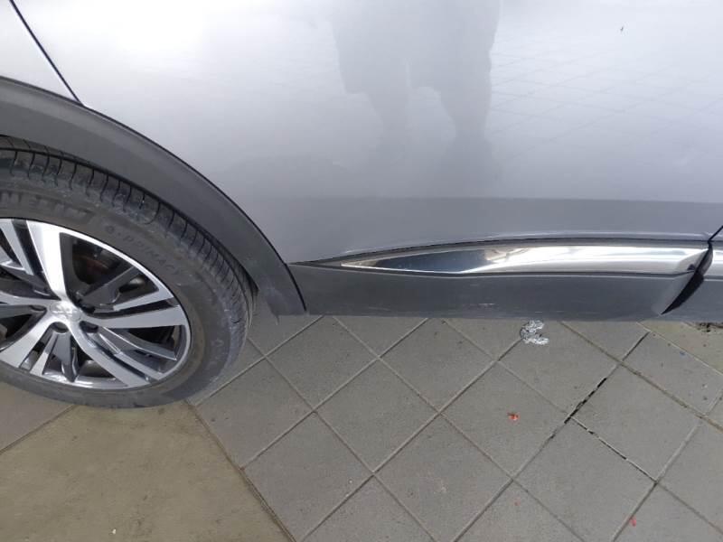 Peugeot 3008 SUV BLUEHDI 130 EAT8 SeS ALLURE - foto 34