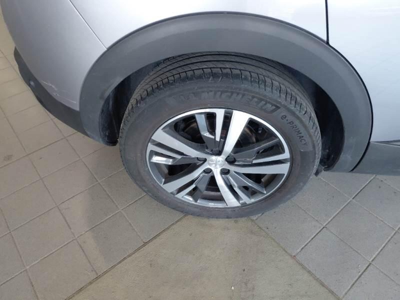 Peugeot 3008 SUV BLUEHDI 130 EAT8 SeS ALLURE - foto 47