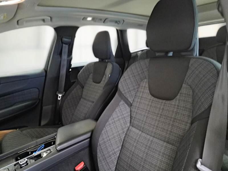 Volvo XC60 T6 PLUG-IN AWD AUTO CORE - foto 11