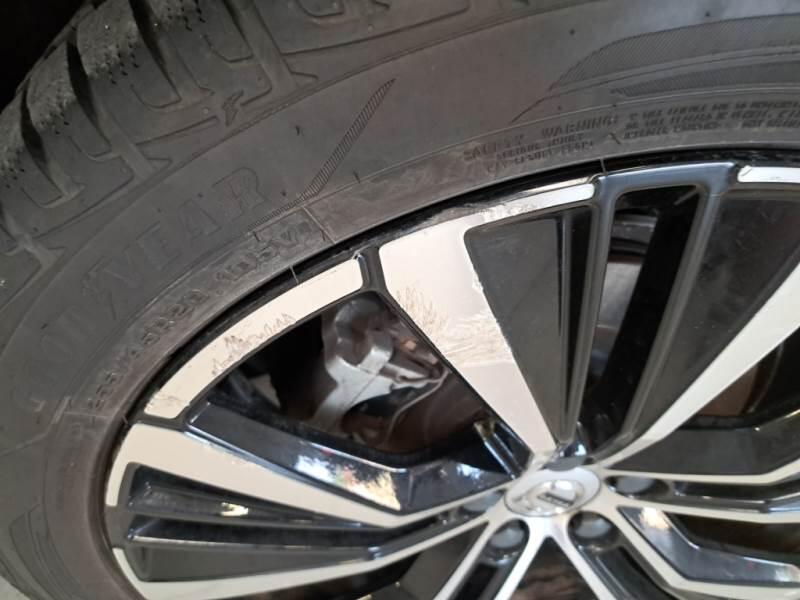 Volvo XC60 T6 PLUG-IN AWD AUTO CORE - foto 32