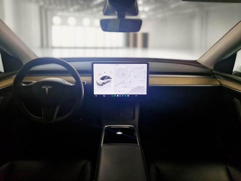 Tesla Model Y SUV 50 KWH RWD AUT. - foto 3