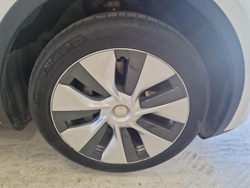 Tesla Model Y SUV 50 KWH RWD AUT. - foto 31
