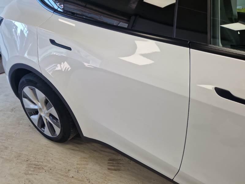Tesla Model Y SUV 50 KWH RWD AUT. - foto 37
