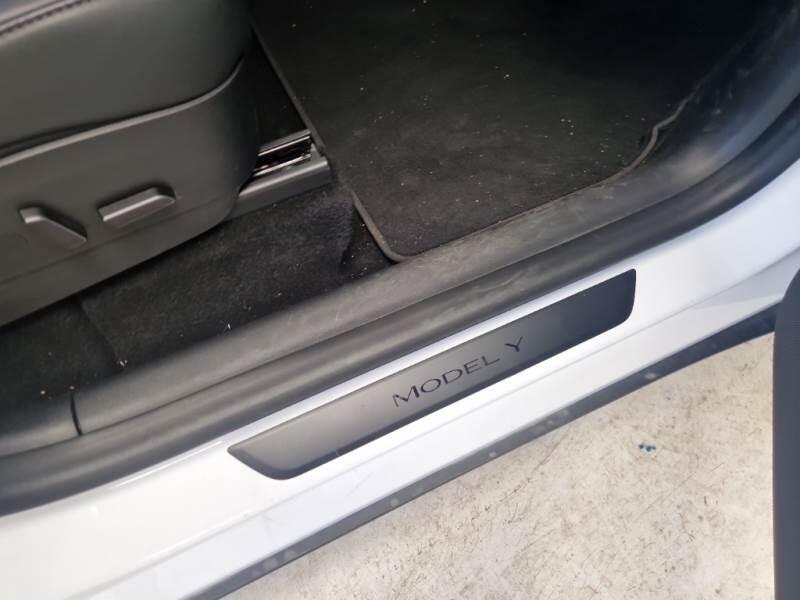 Tesla Model Y SUV 50 KWH RWD AUT. - foto 81
