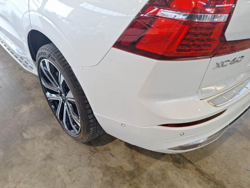 Volvo XC60 SUV T8 PLUG-IN AWD AUTO PLUS BRIGHT - foto 39