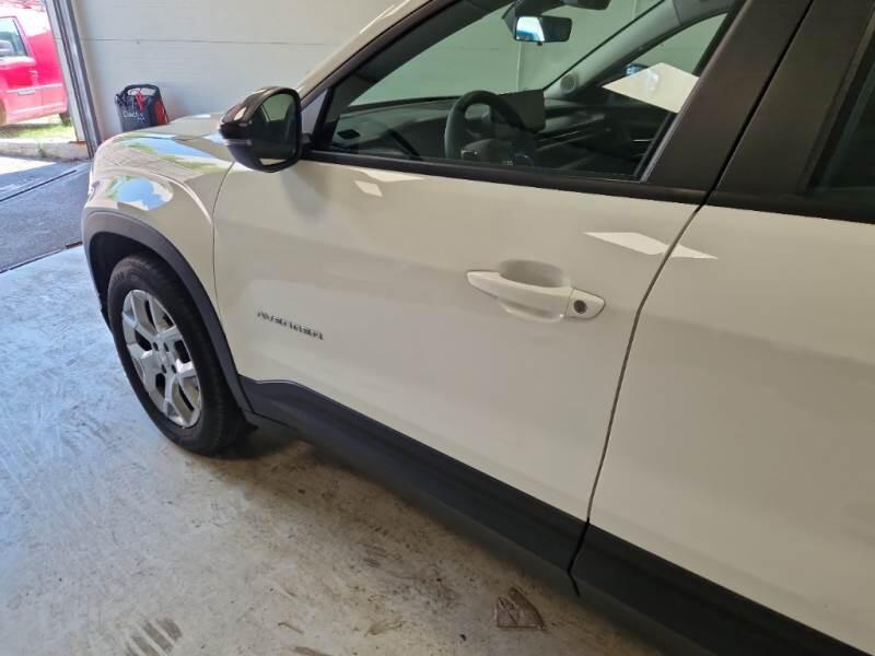 Jeep Avenger SUV 1.2 TURBO ALTITUDE - foto 59