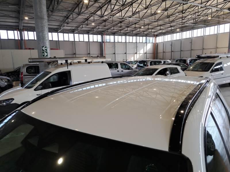 Land Rover Discovery Sport SUV 1.5 I3 PHEV 309CV R-DYNAMIC HSE 4WD AUT. - foto 22