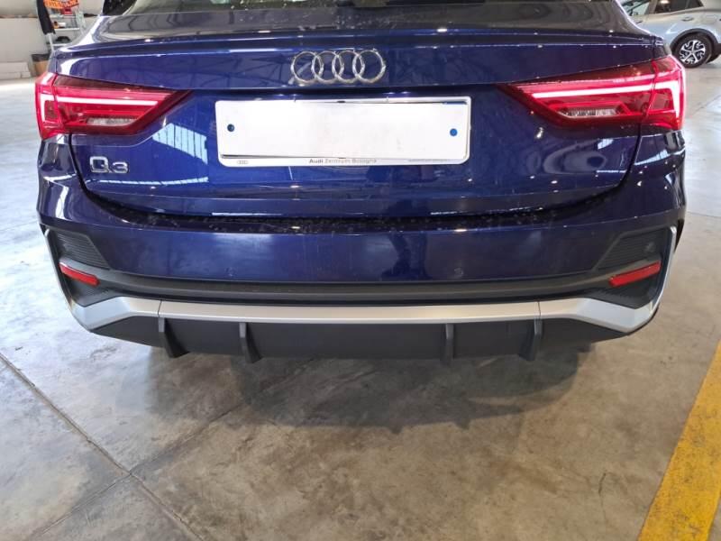 Audi Q3 SUV 45 TFSI E S TRONIC S LINE EDITION - foto 43
