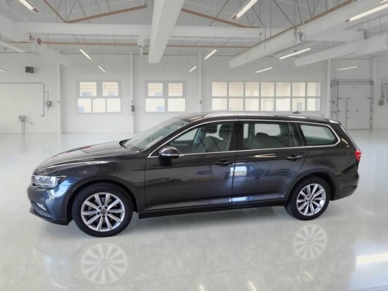 Volkswagen Passat STATION WAGON VAR. 2.0TDI SCR EVO 110KW BUSINESS DSG - foto 8