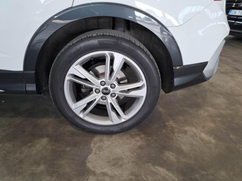Audi Q3 SUV 35 TDI S TRONIC S LINE EDITION - foto 19