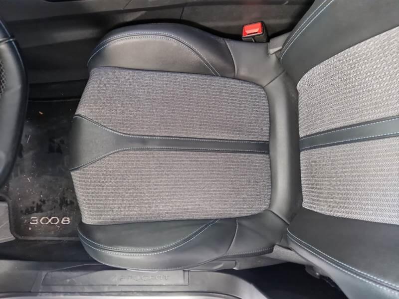 Peugeot 3008 SUV BLUEHDI 130 EAT8 SeS ALLURE - foto 12