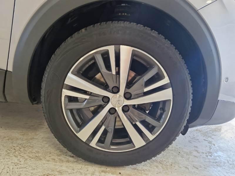 Peugeot 3008 SUV BLUEHDI 130 EAT8 SeS ALLURE - foto 17