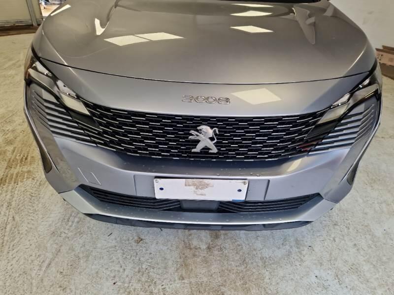 Peugeot 3008 SUV BLUEHDI 130 EAT8 SeS ALLURE - foto 26