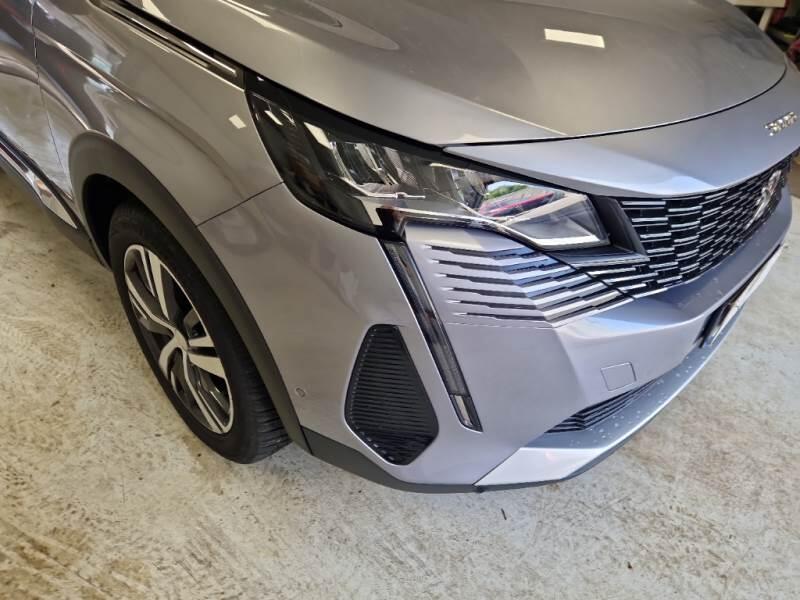 Peugeot 3008 SUV BLUEHDI 130 EAT8 SeS ALLURE - foto 29